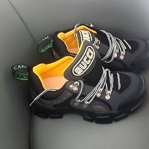 Gucci flashtrek size 35/1/2 authentic made Italy 🆕🆕🆕🆕